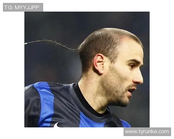 各类足球明星独特发型展示与风格解析让你领略球场魅力与时尚风潮