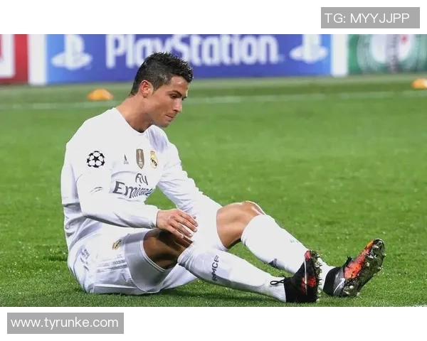 法国足球优雅之星：他如何在绿茵场上展现魅力与风采